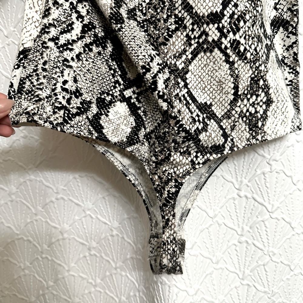 Express Bodysuit - Picture 4 of 6